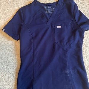 Figs scrub top